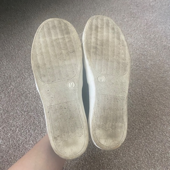 🎁 GIFT IDEA! 🎉 Memory Foam Black Quilted Slip Ons Women Size 9 - Picture 6 of 7